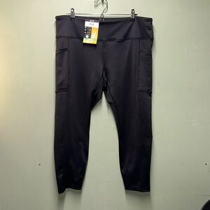 Black athletic leggings